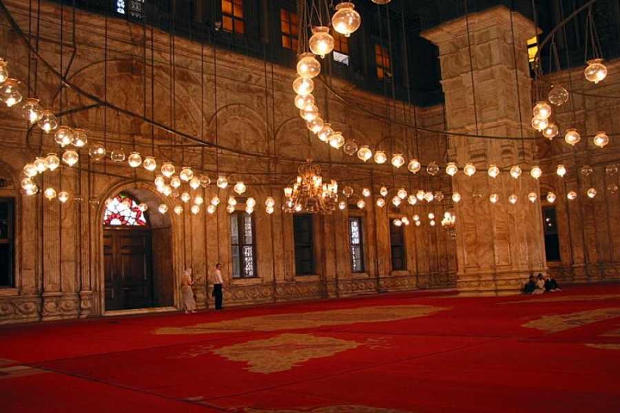 Day Trip to Islamic Cairo: Explore the Historic Mosques and Bazaars