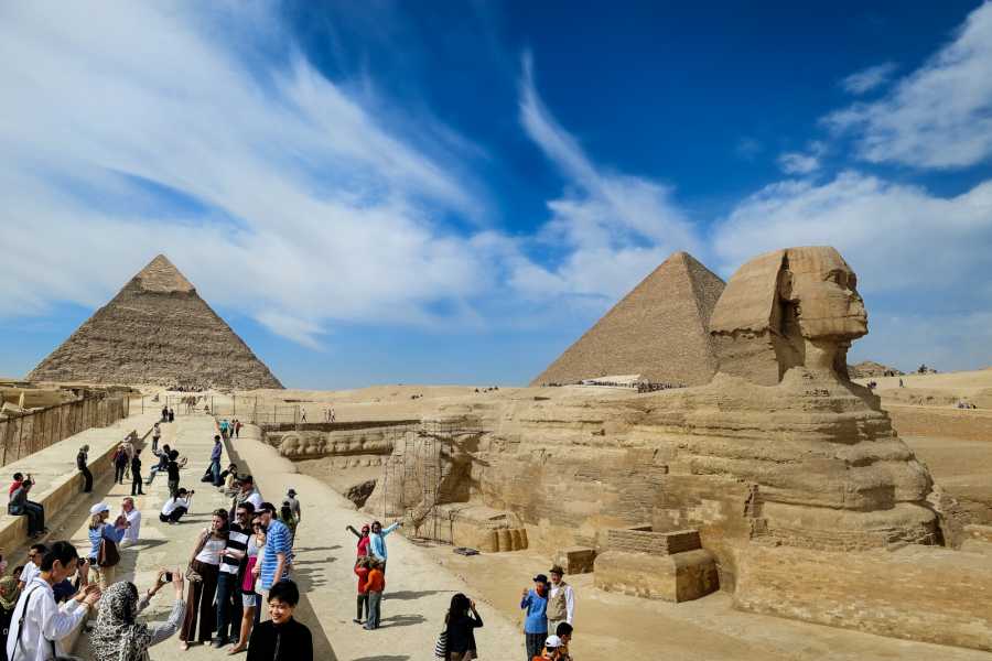 Private Day Tour to Giza Pyramids, Sphinx, Mummies Museum & Bazaar – Explore Ancient Wonders in Cairo