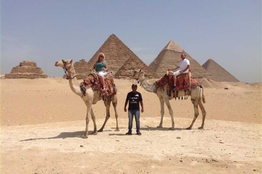 Camel Ride Tour at Giza Pyramids During Sunrise or Sunset – A Magical Egyptian Adventure