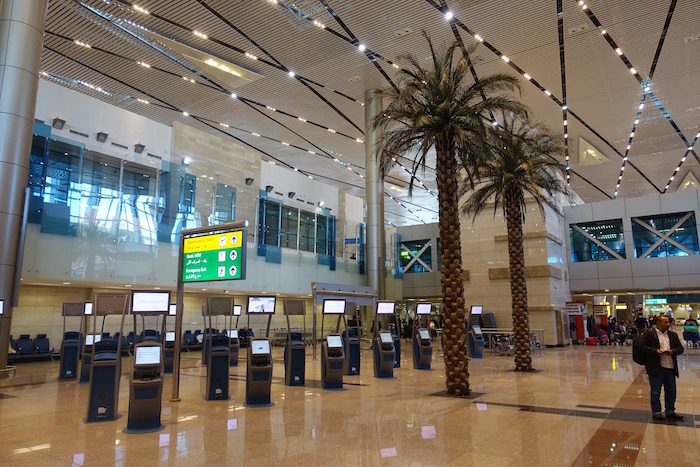 Private transfer from Cairo Airport to a hotel in Cairo or Giza city