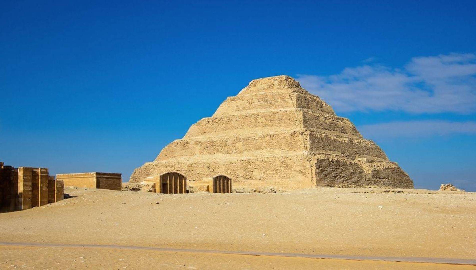 Half-Day Giza Pyramids Tour: Private Car, Expert Guide & Tickets Included