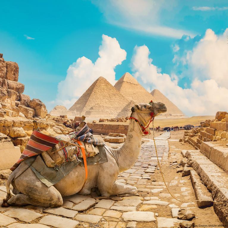 Half-Day Giza Pyramids Tour: Private Car, Expert Guide & Tickets Included